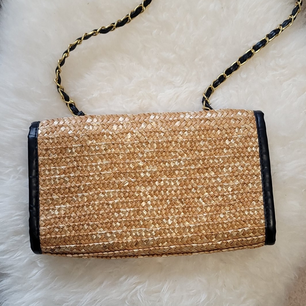Free w/ purchase Hello Kitty clutch w strap - Picture 2 of 6